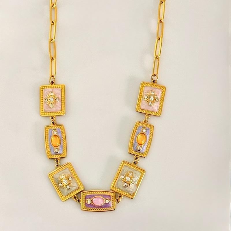 C926030. Collar Vintage Royal Squares