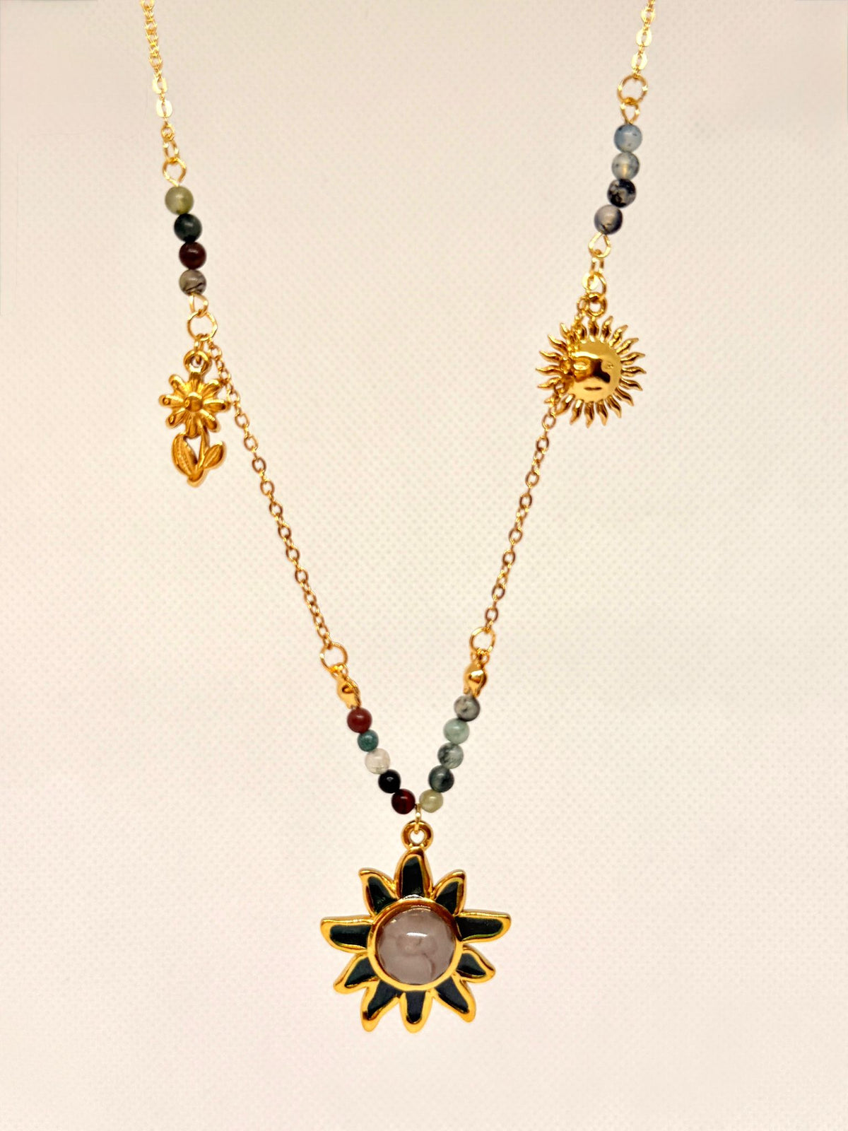 C926013. Collar Sol Místico