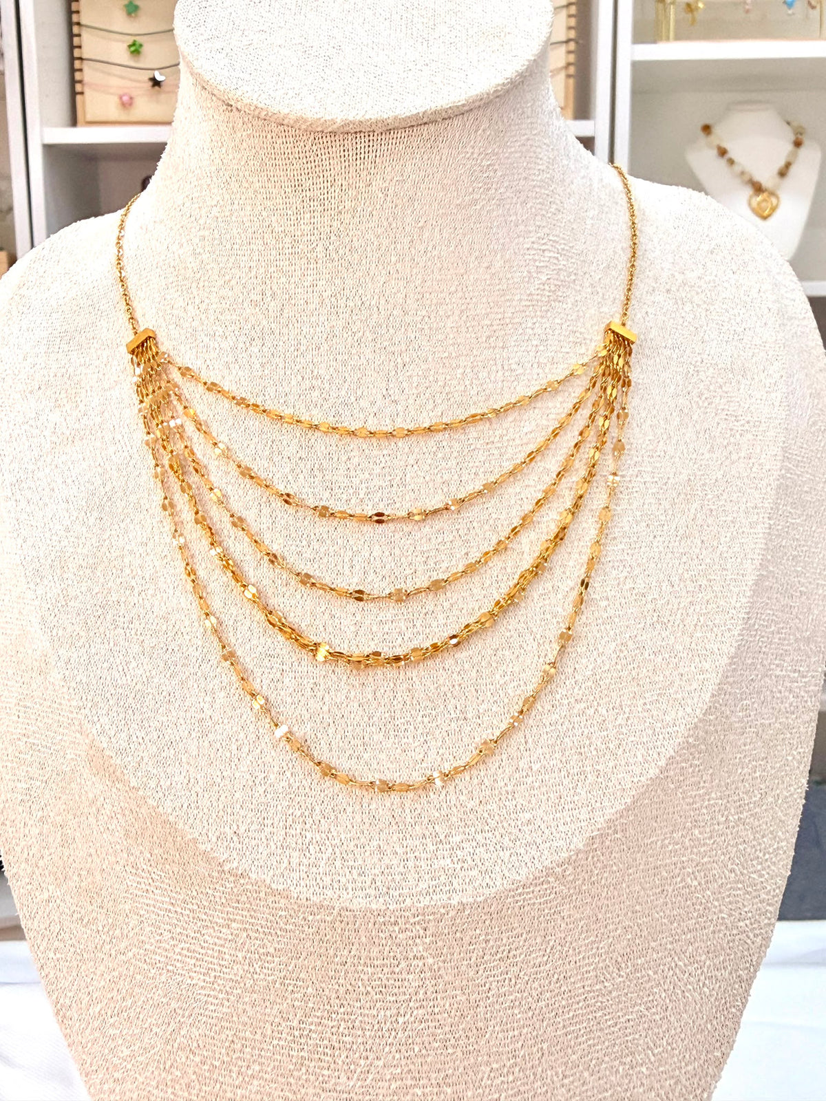 C926031. Collar Multicapas Elegancia