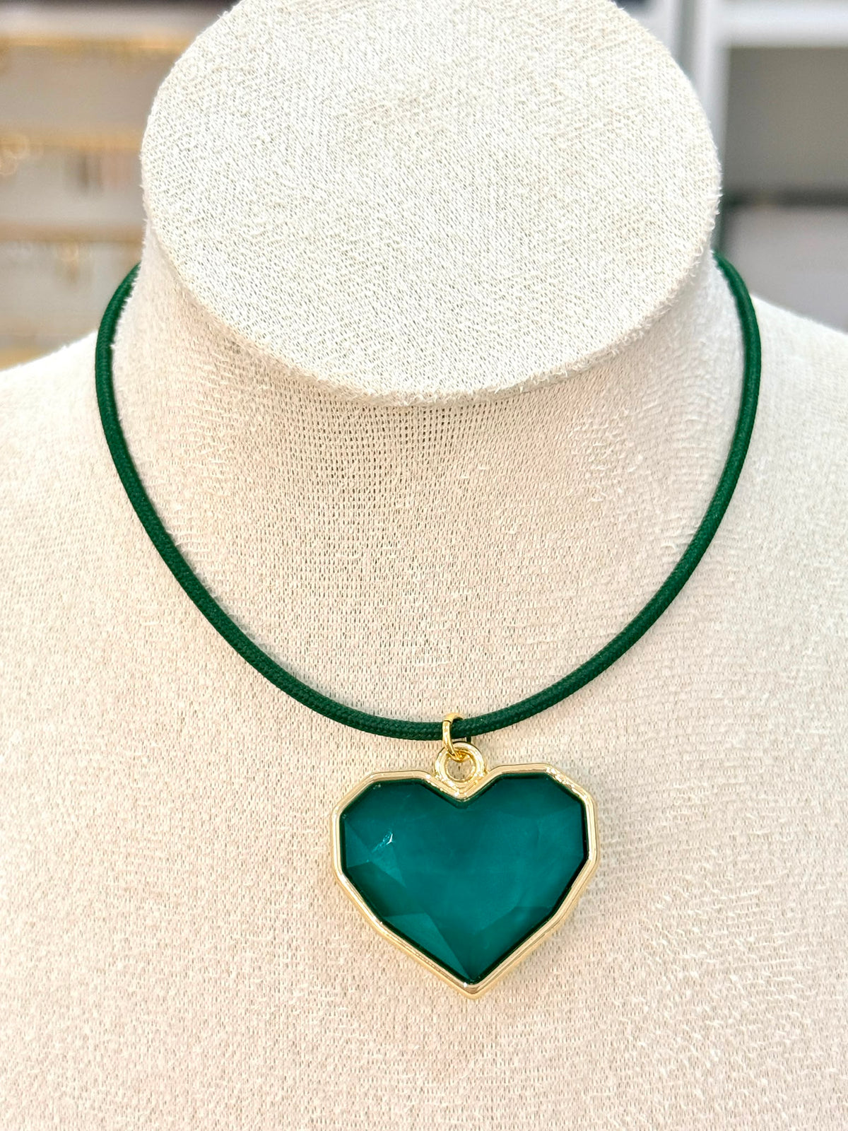 C926032. Corazón brillante | colgante con cordón imantado