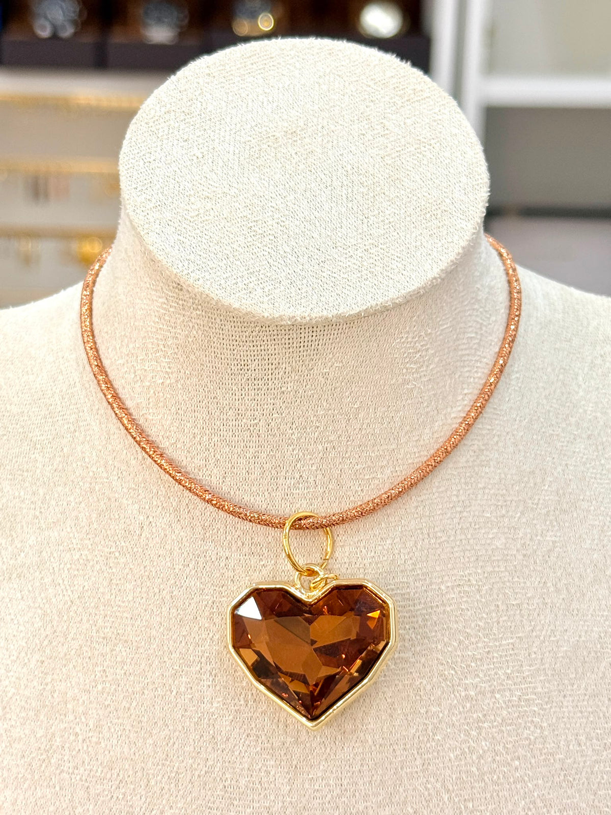 C926032. Corazón brillante | colgante con cordón imantado