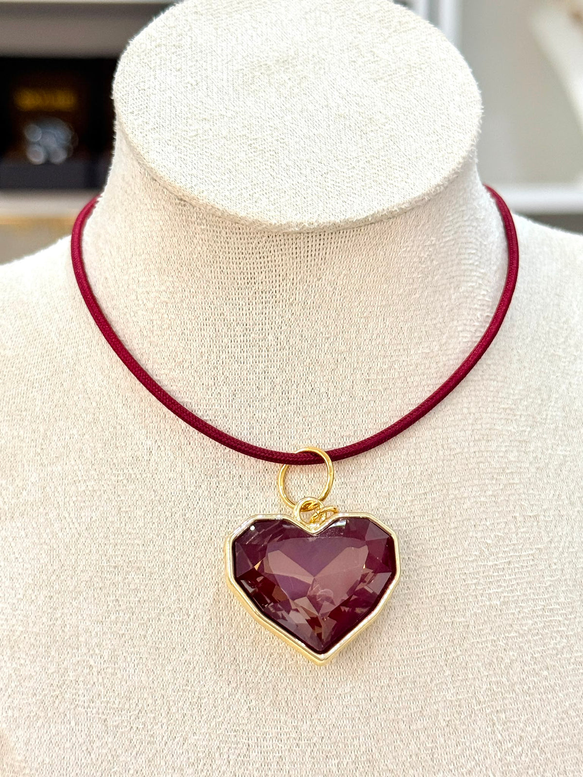 C926032. Corazón brillante | colgante con cordón imantado