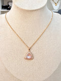 C926037. Collar Triangulo Brillante