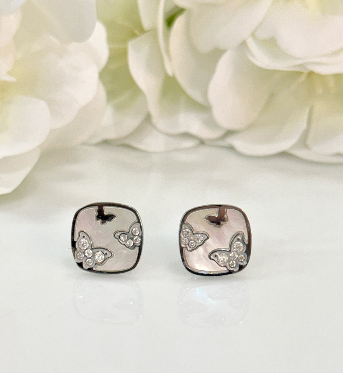 Z926061. Pendientes Mariposa Nacar