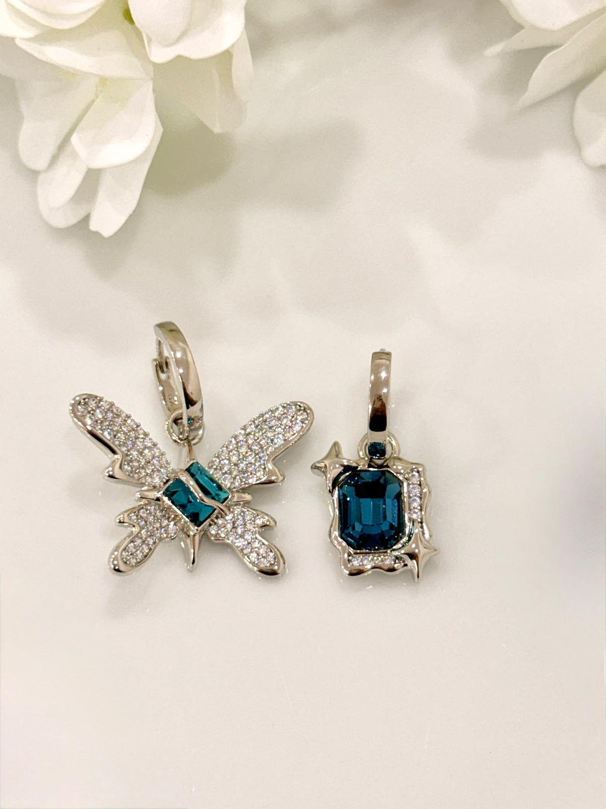 Z926038. Pendientes Mariposa Única