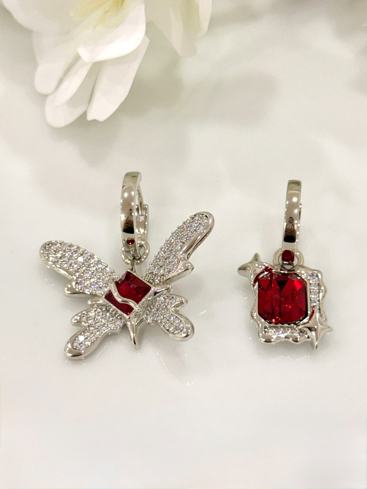 Z926038. Pendientes Mariposa Única