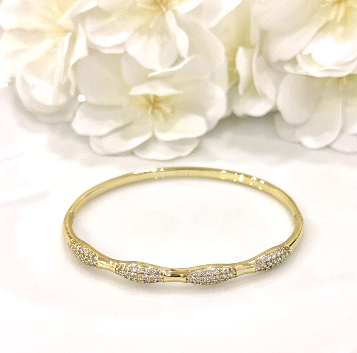 B926003. Brazalete esencia