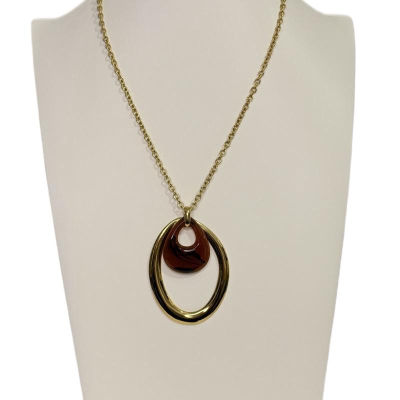 C926027. Collar Dorado con Colgante Oval y Detalle Marmoleado